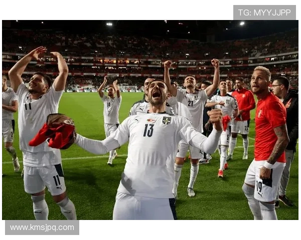 哥伦比亚队表现稳健，近期国际赛场上的成绩引发广泛关注与期待