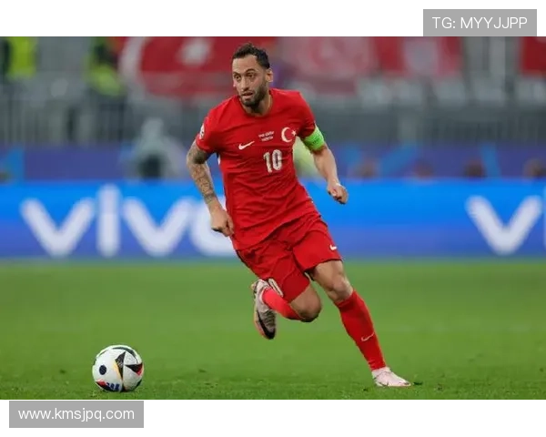 恰尔汗奥卢中场调度能力