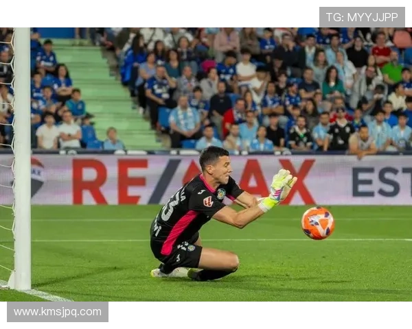 库尔图瓦：3次萨莫拉奖与门将金球上限分析